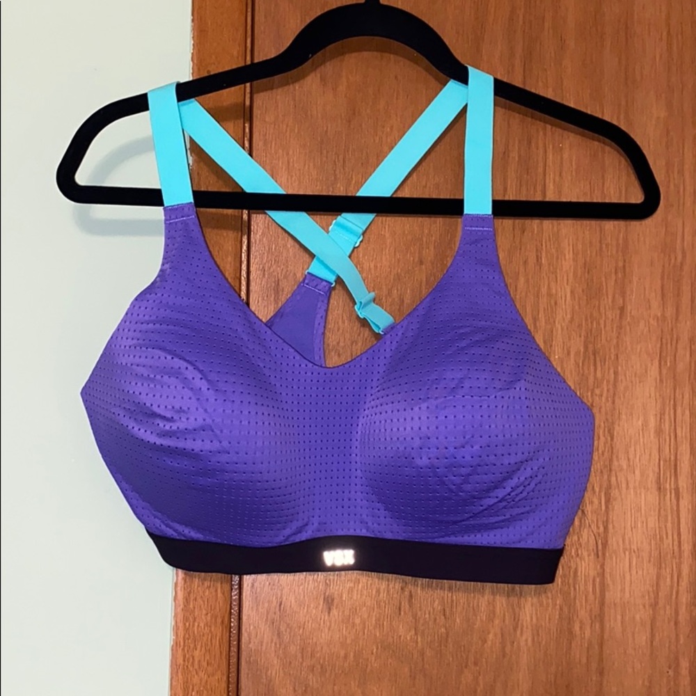 VS Sport size 36D sports bra